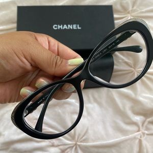 CHANEL cat eye wear 🕶